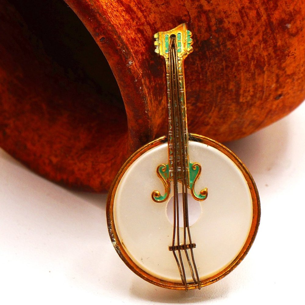Vintage Spanish Stringed Banjo Pearly Center Green Enamel Brass Tone Brooch